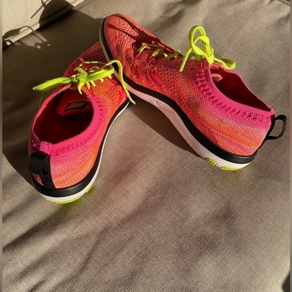NIKE Free Focus Flynit Pink Women’s Size 6 - Picture 4 of 6